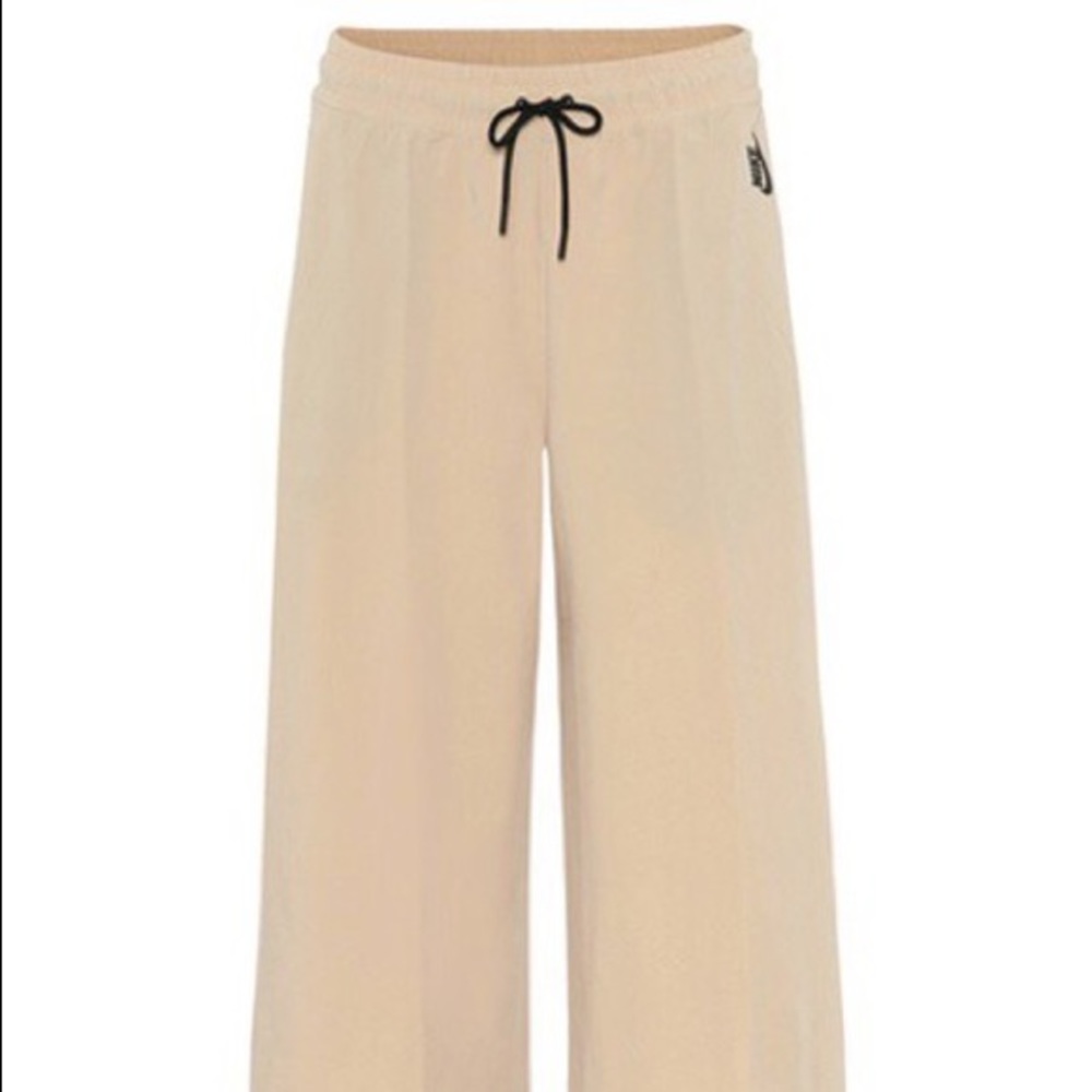 Nike essential beige culottes size L